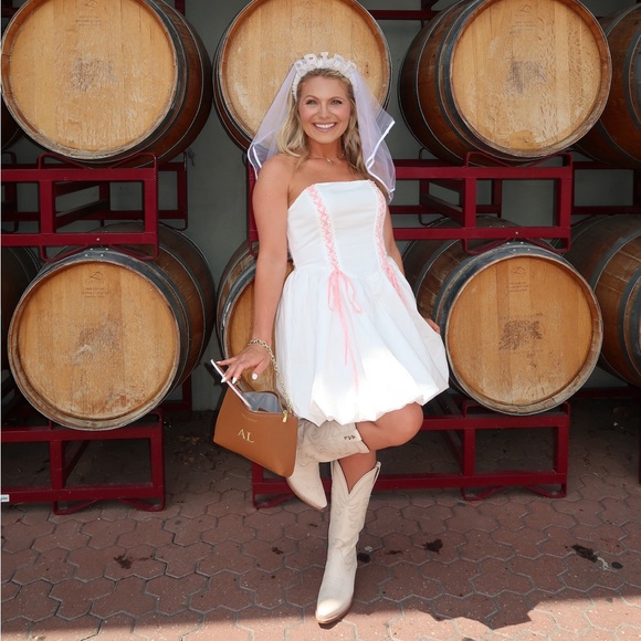 These Three white bubble dress - Picture 4 of 5